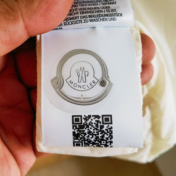 Moncler Quilted 750 Fill Power Down & Wool Short Cardigan - Picture 10 of 12